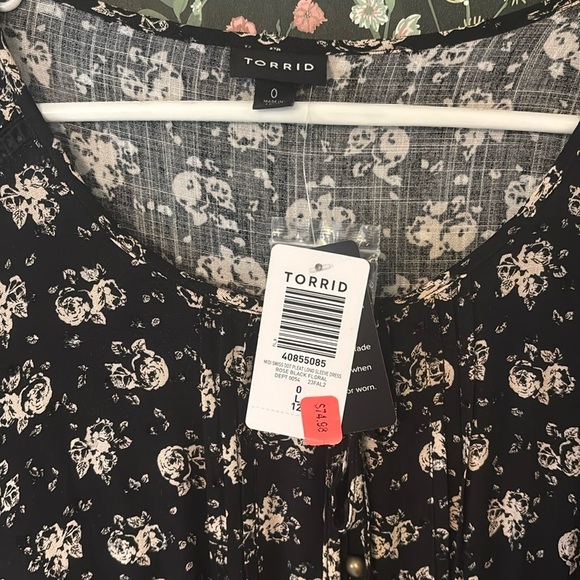 Torrid Midi Swiss Dot Pleat Long Sleeve Dress NWT - Picture 6 of 7